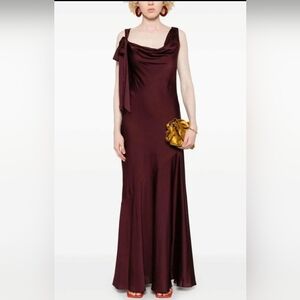 This Lauren Ralph Lauren maxi dress features a bow detail,cowl neck, and sleeve